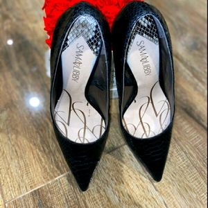 Sam and Libby Black Pumps